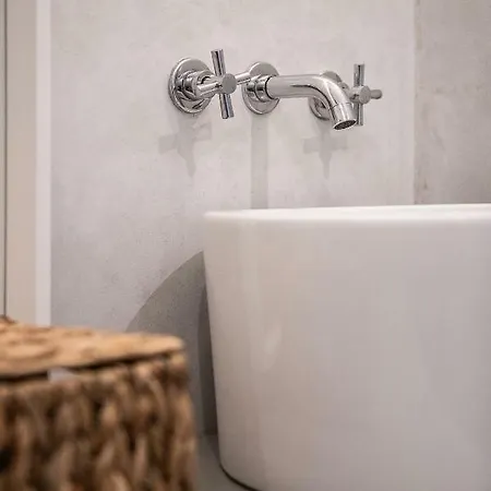 Artemide Places-splantzia Square Apartment