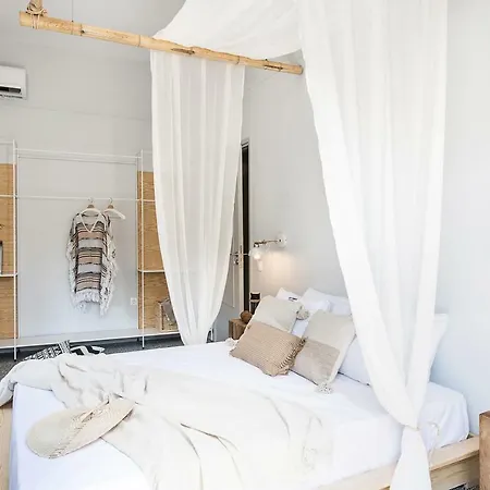 Artemide Places-splantzia Square