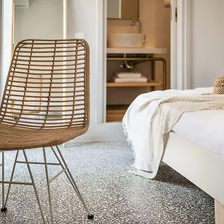 Artemide Places-splantzia Square *